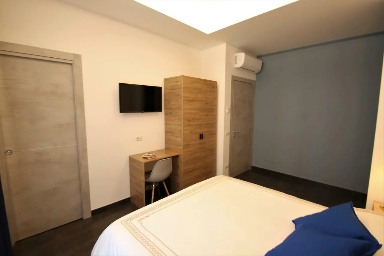 My Love Suite Rome 0*,